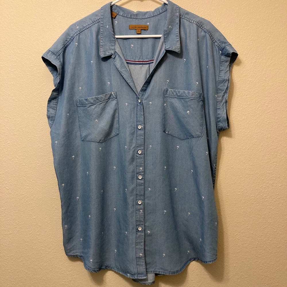 Women's Blue Button Up Sleeveless Blouse, size XL